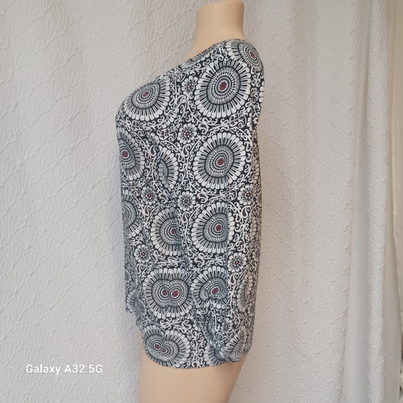 T by Talbots New Women Size LP Black and White Geometric Blouse - Picture 3 of 12